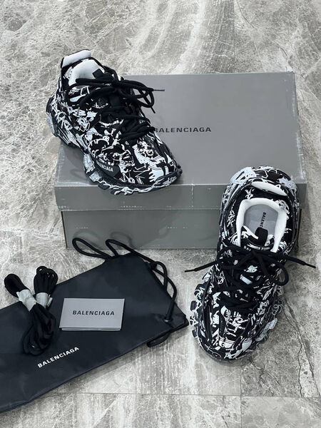 Кроссовки Balenciaga женский кожа графитовый 116478-6