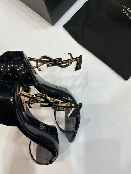 Босоножки Saint Laurent женский кожа черный 12737-8