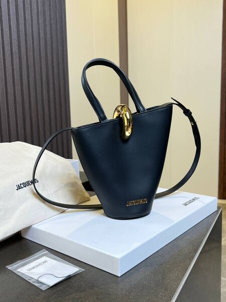 Сумка Jacquemus женский кожа swift черный,серебристый m9046629-1