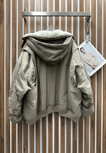 Куртка Balenciaga женский графитовый 162760-5