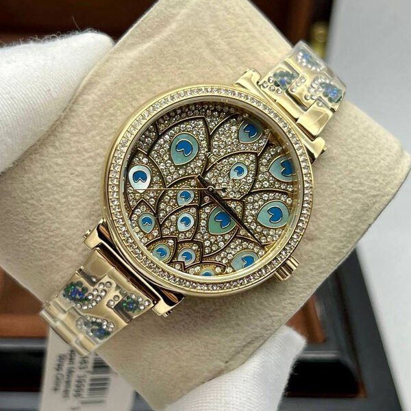 Часы Michael Kors Lauryn бежевый 155568-3