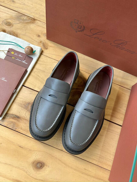 Мужские лоферы Loro Piana мужской кожа графитовый 135771-2
