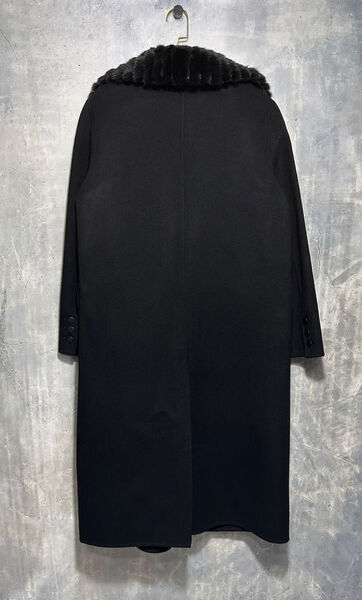Пальто Fendi женский черный 125650-2