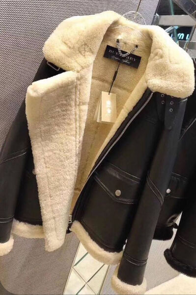 Дубленка Burberry женский кожа черный 165496-6