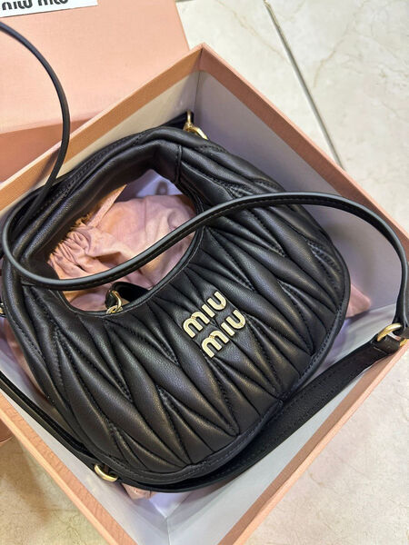 Сумка Miu Miu Wander женский кожа черный 112258-6
