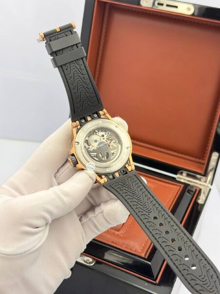 Мужские часы Roger Dubuis мужской серый z1869560-1-6