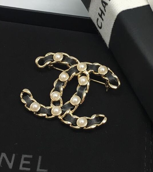 Брошь Chanel 10428