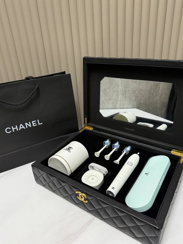 Электрическая зубная щетка CHANEL