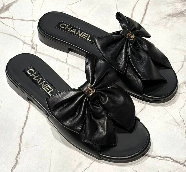 Шлепки Chanel женский кожа черный 155932