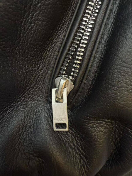 Куртка Saint Laurent женский кожа черный 201856-3