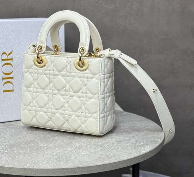 Сумка Christian Dior Lady женский кожа белый 194010