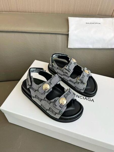 Женские сандалии Balenciaga женский текстиль серый e7492383-1-10
