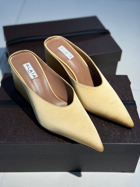 Сабо Alaïa женский кожа горчичный 187207-2