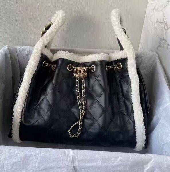 Сумка Chanel женский кожа черный 202142