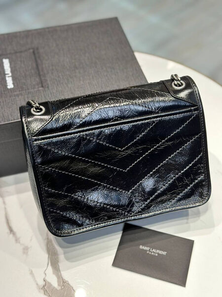 Сумка Saint Laurent Niki Small женский кожа черный 160380-4