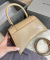 Сумка Balenciaga женский кожа бежевый 97065-2