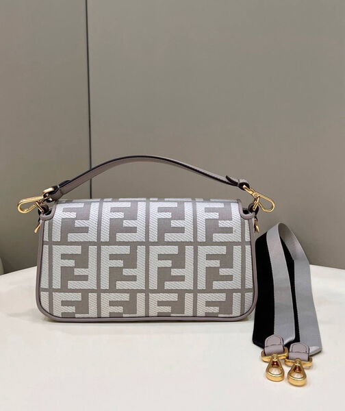 Сумка Fendi Baguette женский кожа графитовый 142103-3