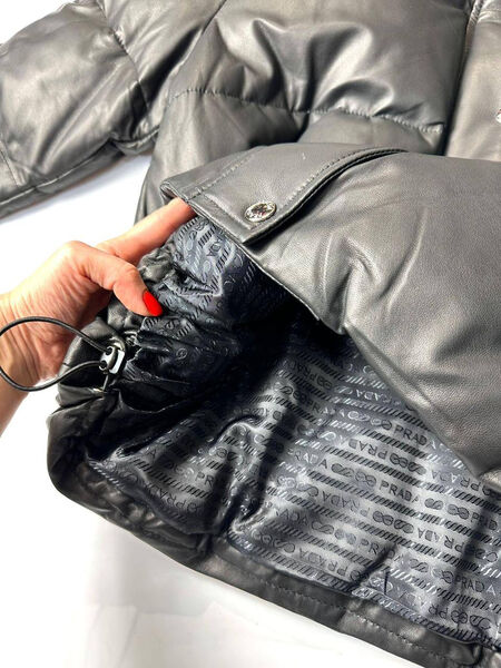 Куртка Prada женский кожа черный 129410-2
