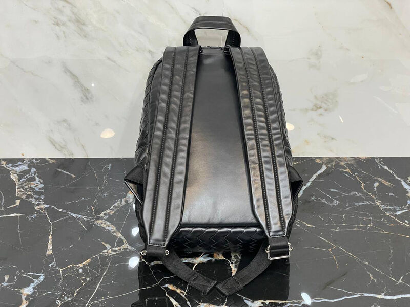 Рюкзак Bottega Veneta женский кожа черный 153763-8