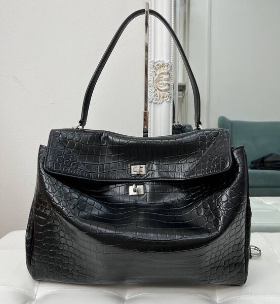 Сумка Balenciaga Rodeo женский кожа черный 152934