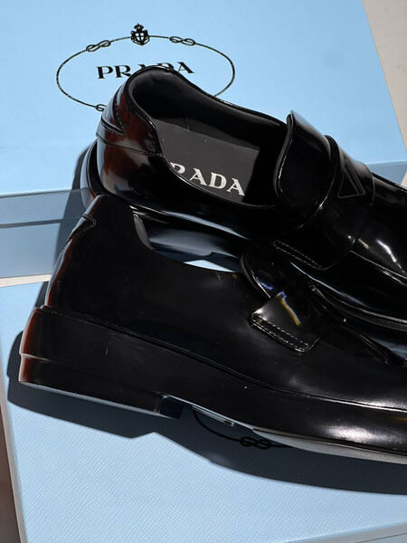Лоферы Prada женский кожа черный 147666-3