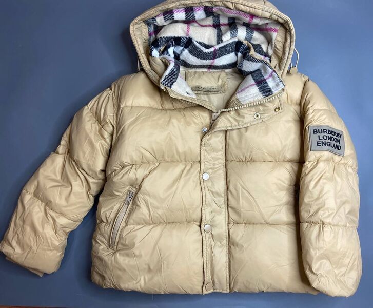 Детский пуховик Burberry бежевый 165301