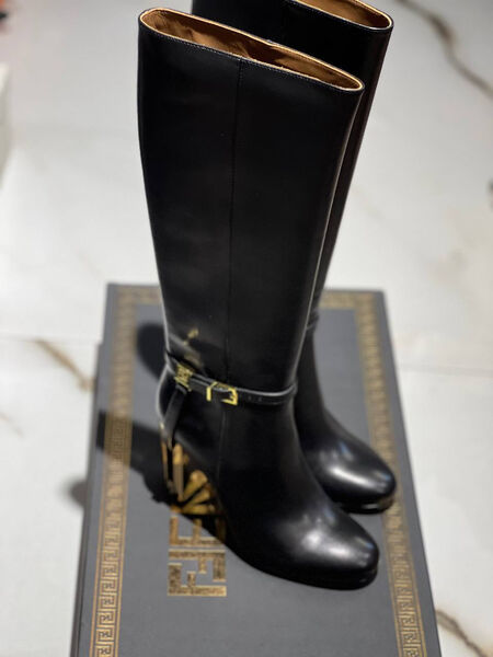 Сапоги Fendi женский кожа черный 134327-9