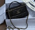 Сумкa Chanel женский кожа черный 189342-1