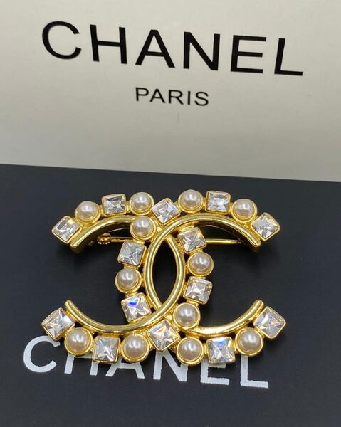 Брошь Chanel 10477-2