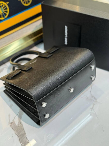 Сумка Saint Laurent Sac De Jour женский кожа черный 142010-6
