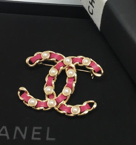 Брошь Chanel 10429