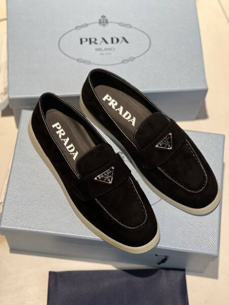 Лоферы Prada женский замша черный 119592-2