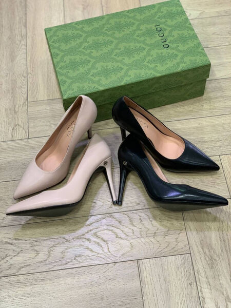 Туфли Gucci женский кожа бежевый 134821-2