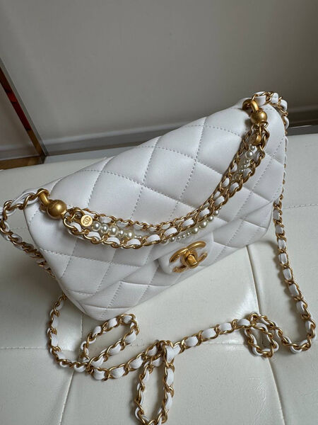 Сумка Chanel женский кожа белый 155756-3