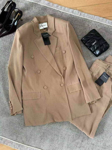 Костюм Saint Laurent женский бежевый 186246-2