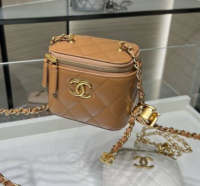 Сумка Chanel женский кожа бежевый 202001