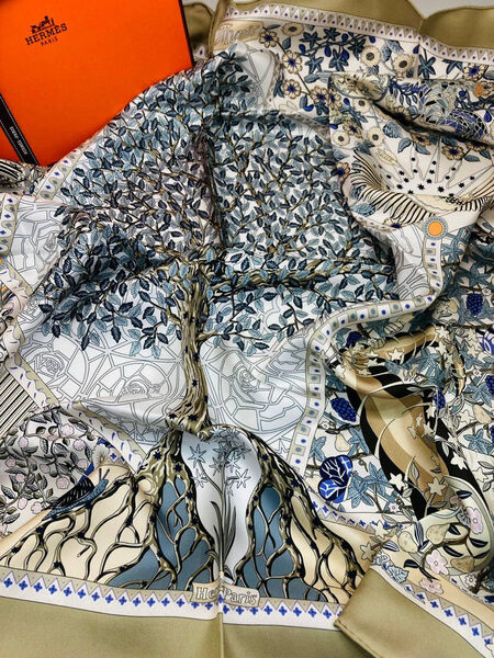 Платок Hermès женский шелк графитовый 164187