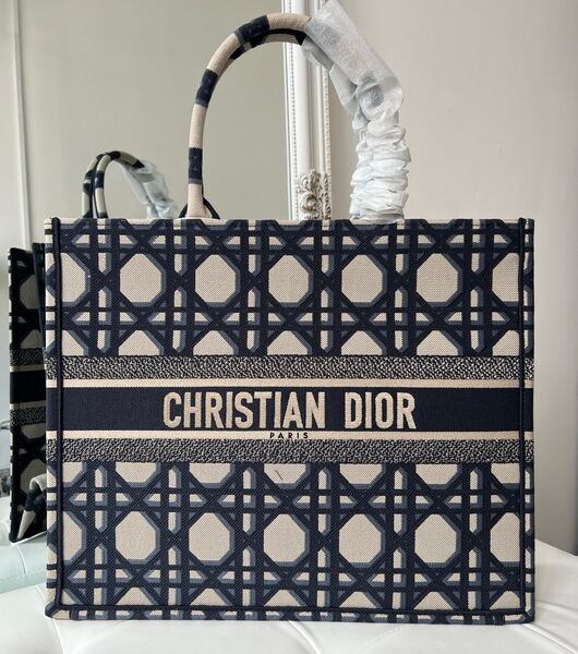 Сумка Christian Dior Book 41 женский текстиль бежевый 141846