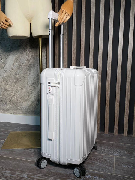 Чемодан Rimowa женский полиуретан белый 155444-2