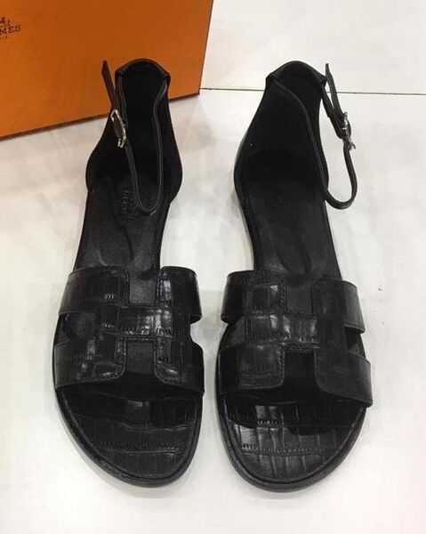 Сандалии Hermès женский кожа черный 66630