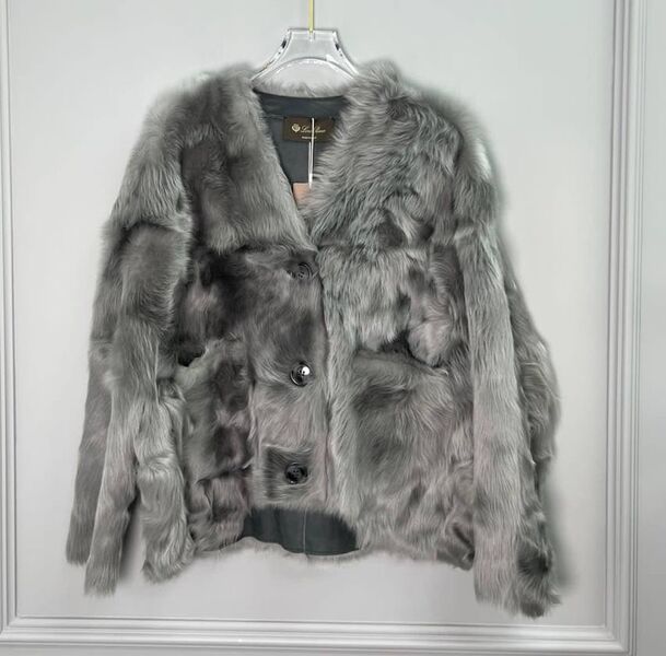 Шуба Loro Piana женский серебристый 128626