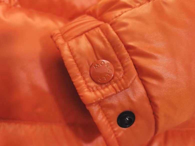Мужской пуховик Moncler мужской оранжевый 161598-9