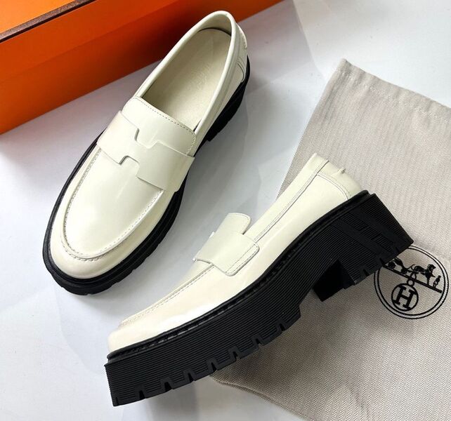 Лоферы Hermès женский кожа белый 124284