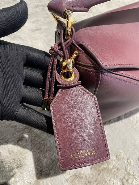 Сумка Loewe женский кожа бордовый 194894-4