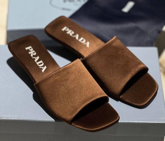 Шлепки Prada женский замша 154813