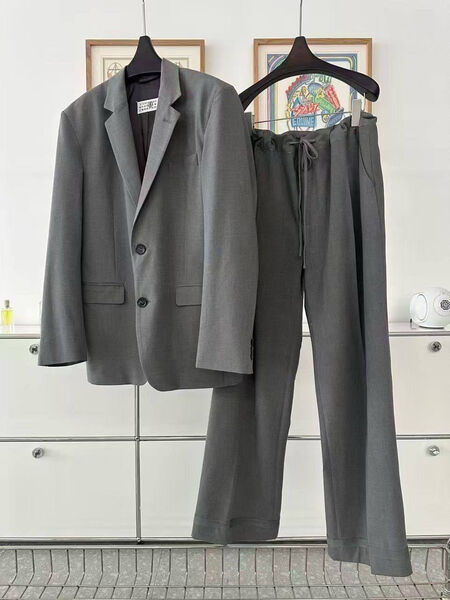 Костюм Maison Margiela женский графитовый 182988-2