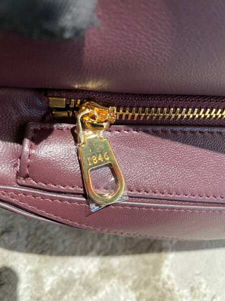 Сумка Loewe женский кожа бордовый 194894-6