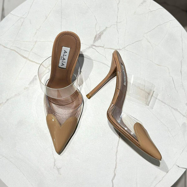 Туфли Alaïa женский кожа бежевый 117381-2
