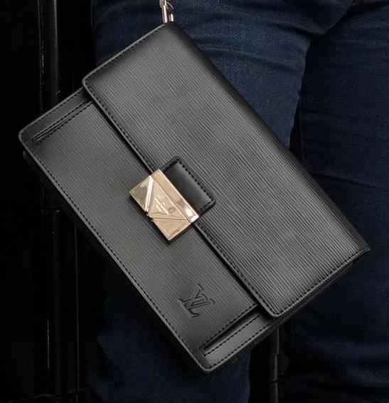 Клатч мужской Louis Vuitton мужской кожа черный 26213