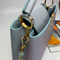 Сумка Louis Vuitton Capucines женский кожа графитовый 122768-2